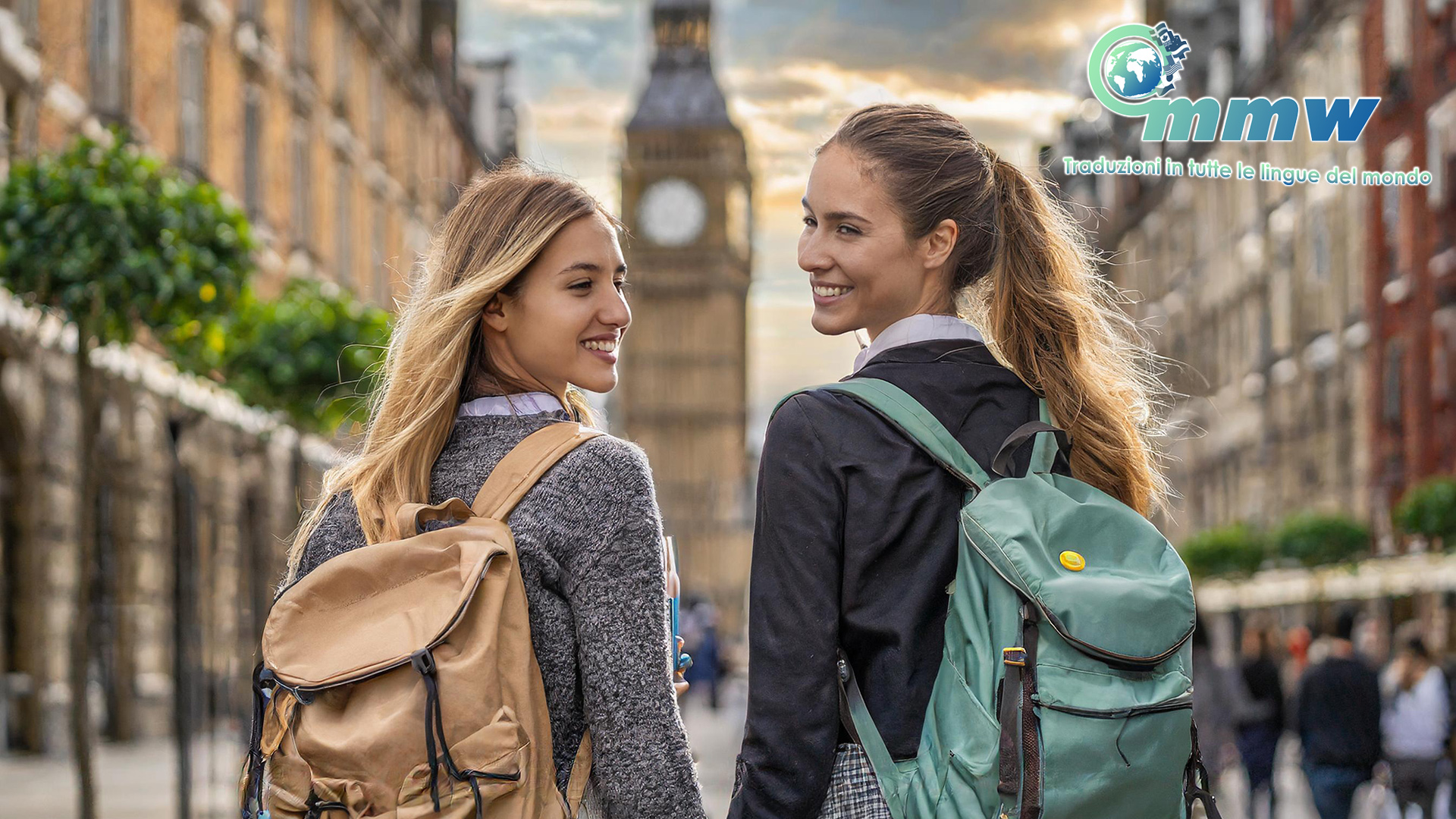 studentesse universitarie passeggiano a Londra