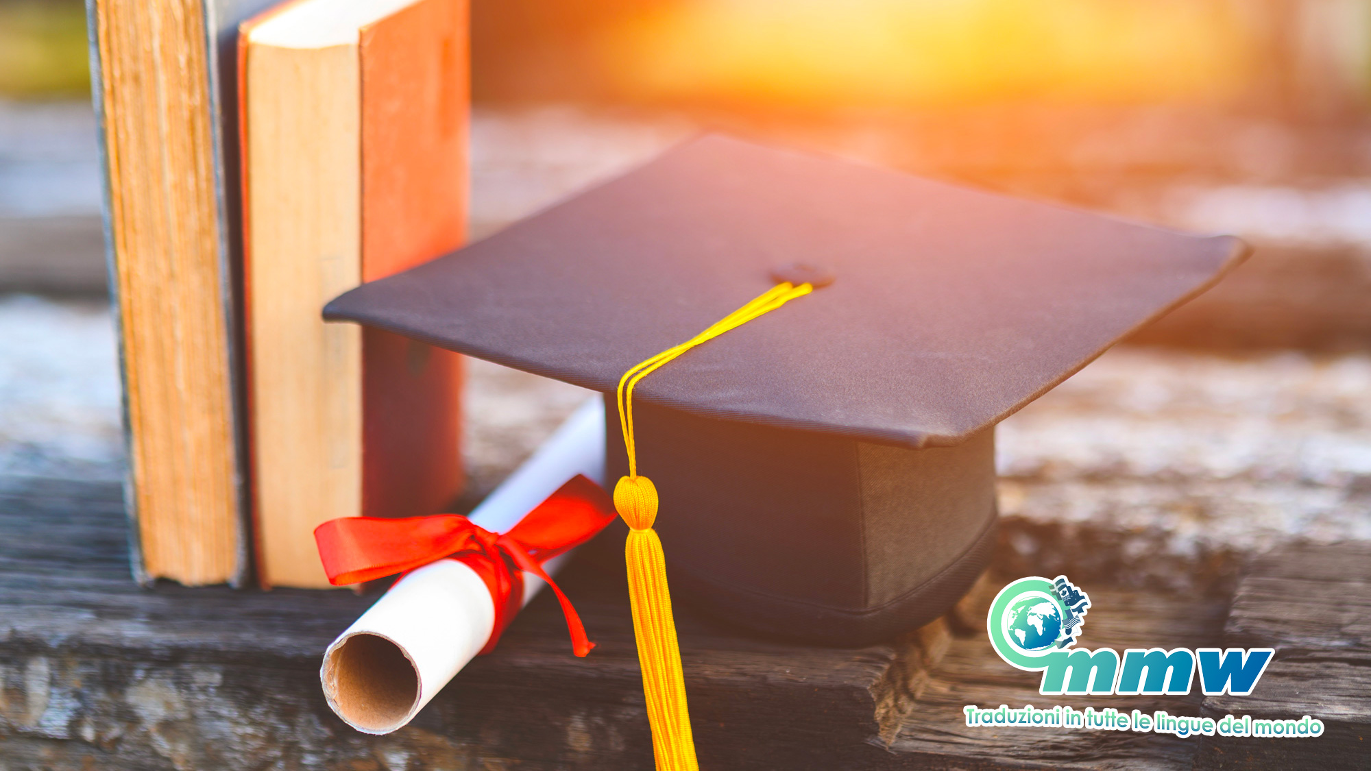 Riconoscimento dei titoli di studio esteri in Italia: cappello di laurea, diplomi e libri rappresentano le sfide normative per l'equivalenza accademica