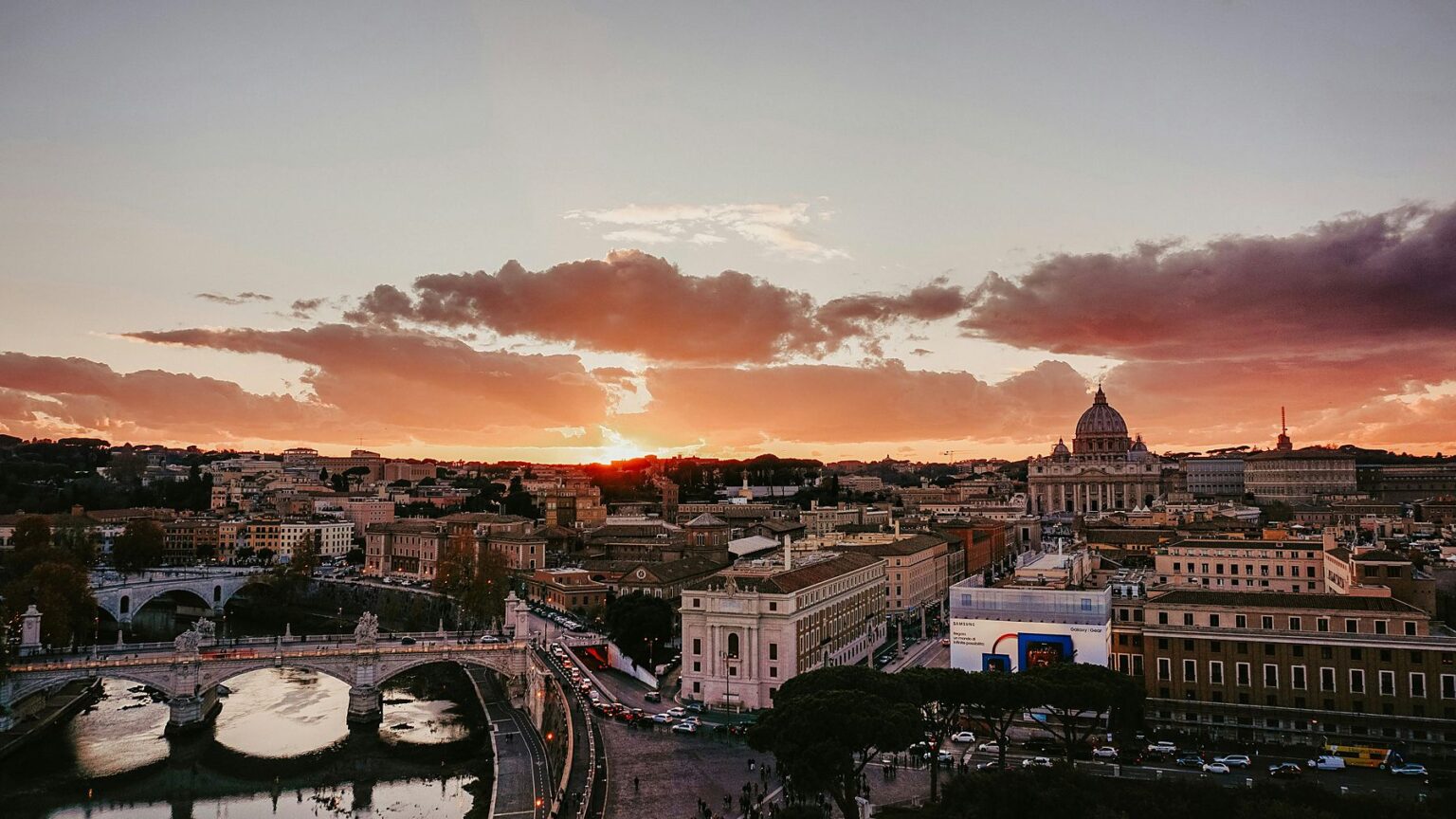 Il Tevere e la cupola di San Pietro, Roma